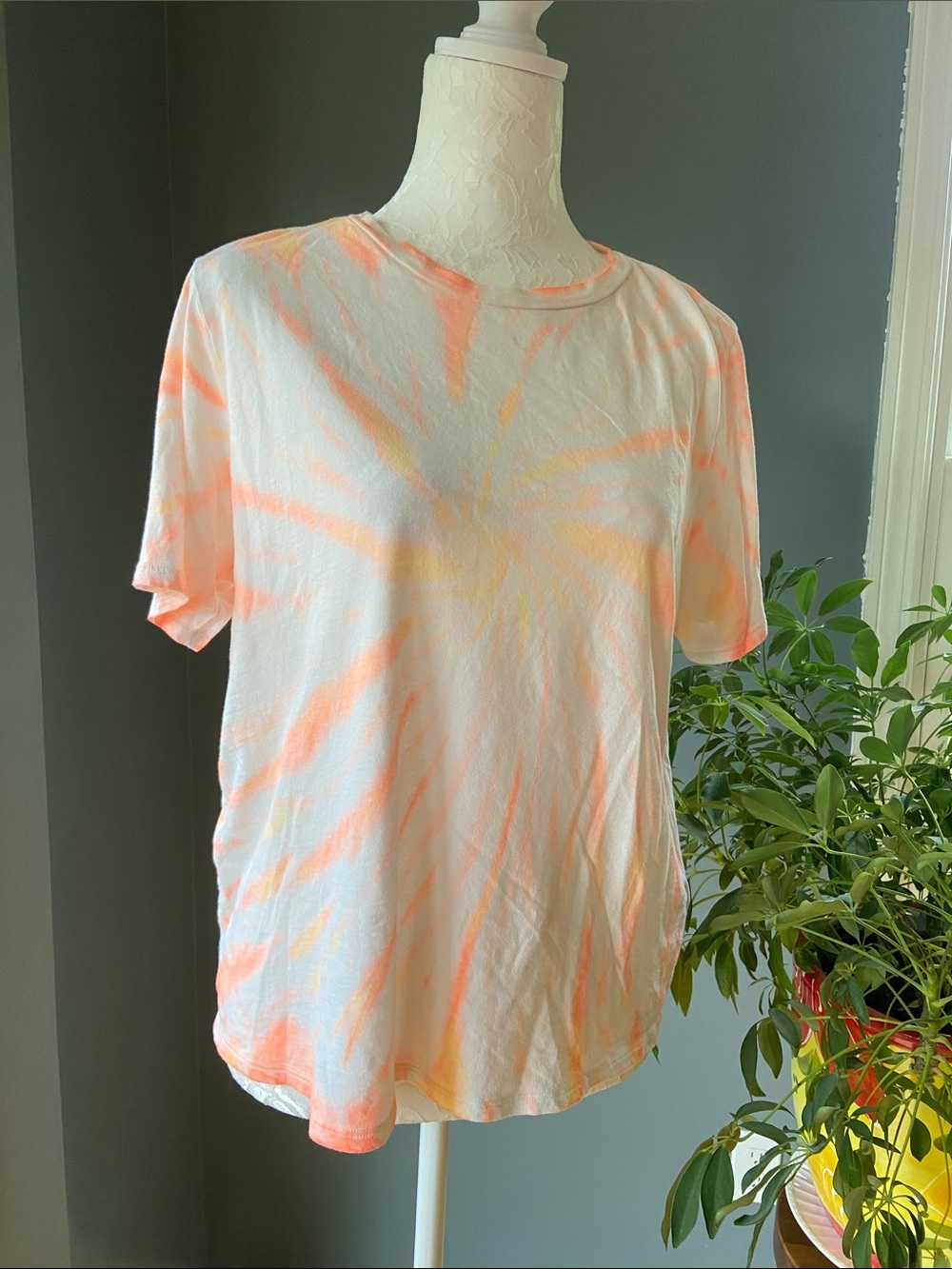Elizabeth and James Tie-Dye Short Sleeve Crewneck Top